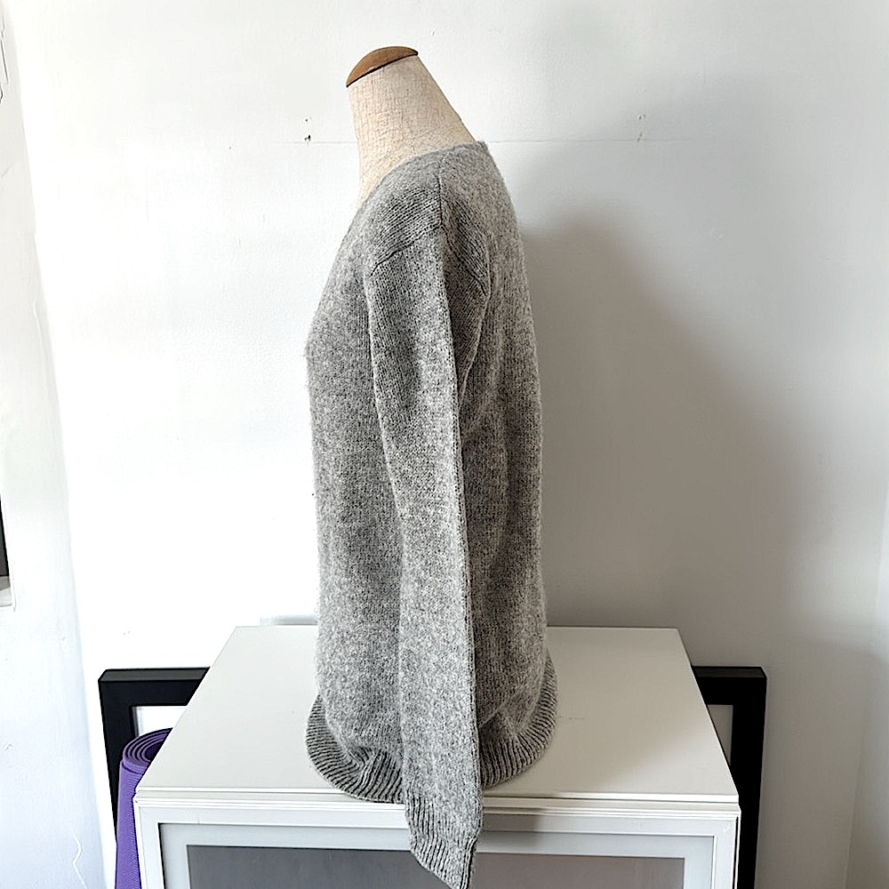 Light Gray Marled 100% Wool Sweater by Uniqlo XS - Picture 2 of 8